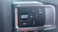 Land Rover Discovery 3.0 D300 Dynamic SE 5dr Auto Diesel Station Wagon